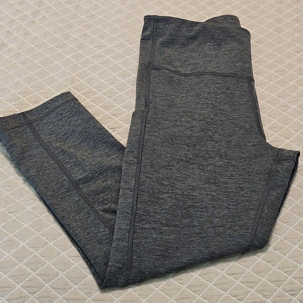 Athleta ultimate stash pocket capri Small